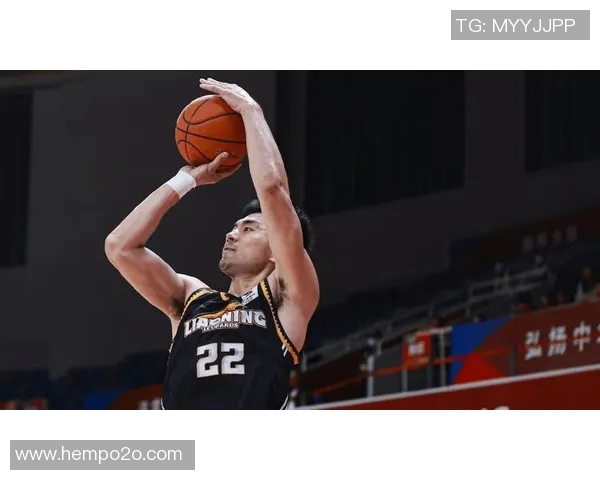 李晓旭：从篮球新星到职业生涯的辉煌转折与成长历程探讨