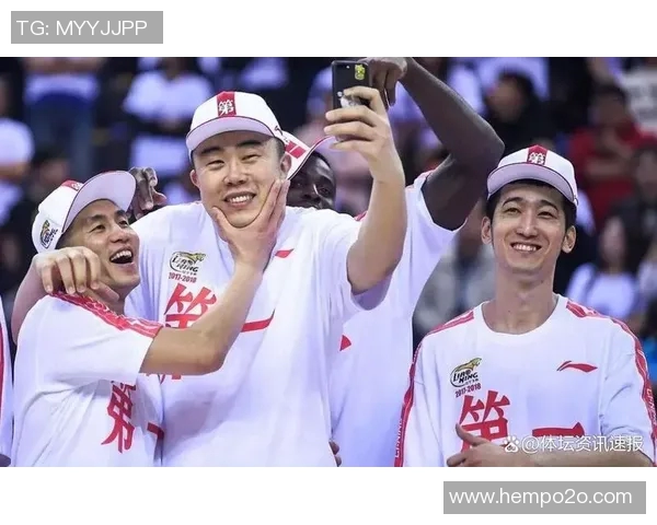 韩德君:从青涩少年到篮球巨星的辉煌历程与传奇故事